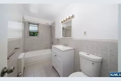 2330 Linwood Avenue 4C #4C, Fort Lee, NJ 07024 - Photo 18