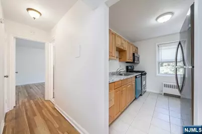 2330 Linwood Avenue 4C #4C, Fort Lee, NJ 07024 - Photo 16