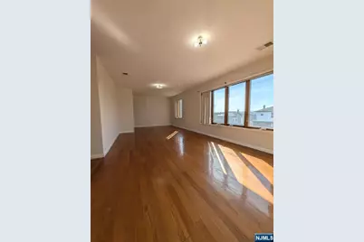 226 Newark Avenue 2 #2, Lyndhurst Township, NJ 07071 - Photo 2