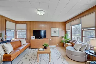 90 Arnot Pl, Paramus, NJ 07652 - Photo 12