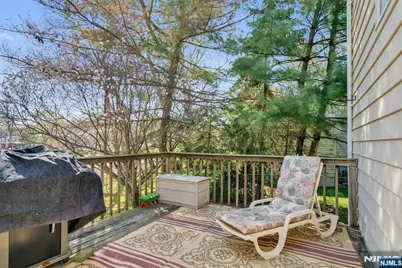 90 Arnot Place, Paramus, NJ 07652 - Photo 22