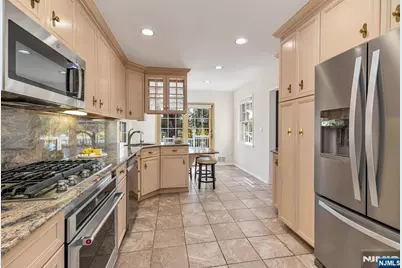 145 Merritt Drive, Oradell, NJ 07649 - Photo 8
