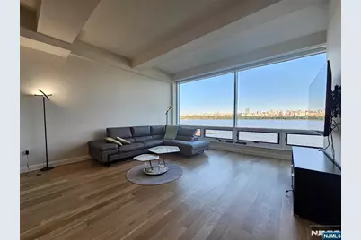 9 Somerset Lane 305 #305, Edgewater, NJ 07020 - Photo 4