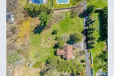 4 Schubert Lane, Paramus, NJ 07652 - Photo 10