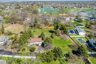 4 Schubert Ln, Paramus, NJ 07652 - Photo 8