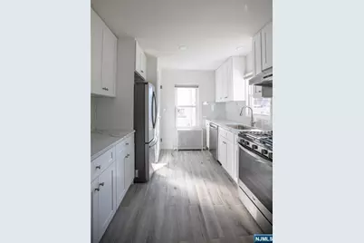 31 Spring Valley Avenue Whole House. #Whole house., Paramus, NJ 07652 - Photo 12