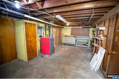 31 Spring Valley Avenue Whole House. #Whole house., Paramus, NJ 07652 - Photo 24