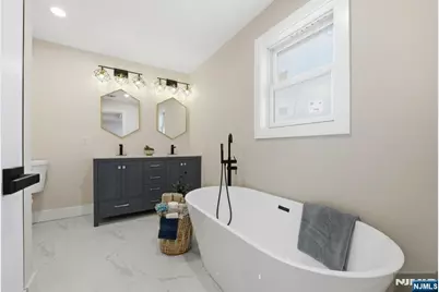 488 Dewey Avenue, Saddle Brook Township, NJ 07663 - Photo 24