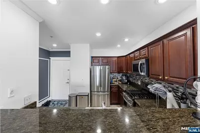 324 The Promenade, Edgewater, NJ 07020 - Photo 14