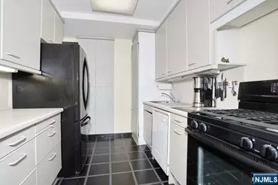 3 Horizon Road 815 #815, Fort Lee, NJ 07024 - Photo 12