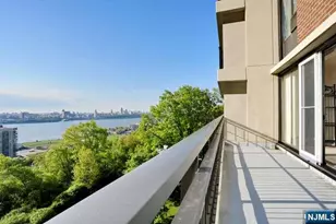 1 Horizon Road 605, Fort Lee, NJ 07024 - Photo 2