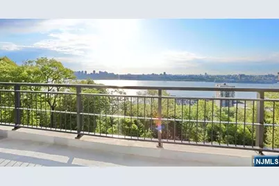 1 Horizon Road 605 #605, Fort Lee, NJ 07024 - Photo 4