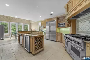 1 Euclid Rd, Fort Lee, NJ 07024 - Photo 10