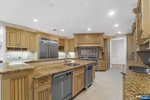 1 Euclid Rd, Fort Lee, NJ 07024 - Photo 12