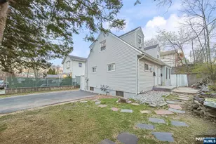 2 Elizabeth St, Ridgefield, NJ 07657 - Photo 4