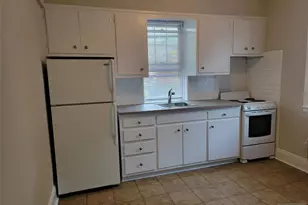 68 Magnolia 6, Hillsdale, NJ 07642 - Photo 2