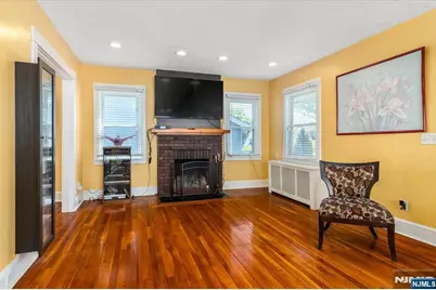 87 W Forest Avenue, Teaneck Township, NJ 07666 - Photo 4