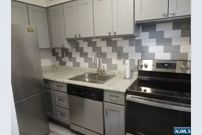 160 Overlook Avenue 5E2 #5E2, Hackensack, NJ 07601 - Photo 2