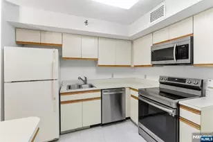 316 Prospect Ave 3C, Hackensack, NJ 07601 - Photo 8