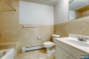 425 West Street B, Fort Lee, NJ 07024 - Photo 16