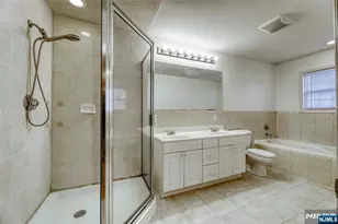 425 West Street B, Fort Lee, NJ 07024 - Photo 14
