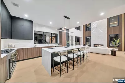 801 Godwin Road, Paramus, NJ 07652 - Photo 20