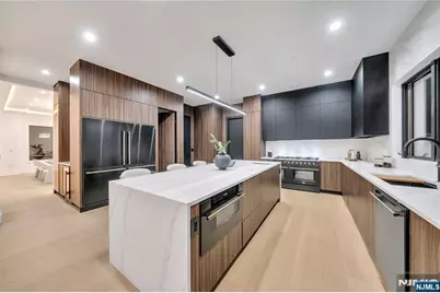 801 Godwin Road, Paramus, NJ 07652 - Photo 26