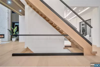 801 Godwin Road, Paramus, NJ 07652 - Photo 32