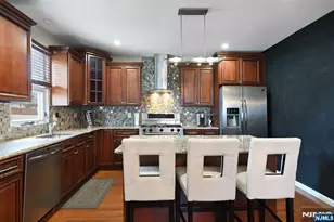 520 Prospect Pl, Lyndhurst Township, NJ 07071 - Photo 6