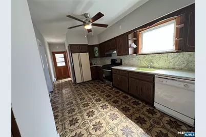 8 Lincoln Place 1 #1, East Rutherford, NJ 07073 - Photo 4