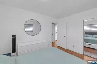 136 E Clinton Avenue, Bergenfield, NJ 07621 - Photo 20