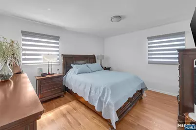 136 E Clinton Avenue, Bergenfield, NJ 07621 - Photo 14