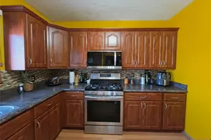 75 Levitt Ave, Bergenfield, NJ 07621 - Photo 10