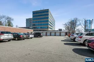 326 N Bridge Plaza 1G, Fort Lee, NJ 07024 - Photo 16