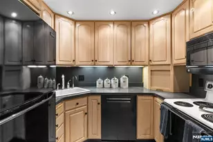 7855 Blvd East 19G, North Bergen, NJ 07047 - Photo 4
