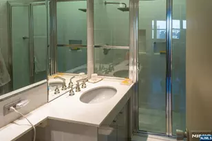 555 North Ave 19C, Fort Lee, NJ 07024 - Photo 10