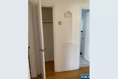 28 Roosevelt Avenue, Elmwood Park, NJ 07407 - Photo 8