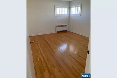 28 Roosevelt Avenue, Elmwood Park, NJ 07407 - Photo 12