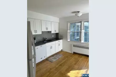 28 Roosevelt Avenue, Elmwood Park, NJ 07407 - Photo 16