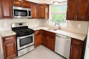 106 Rochelle Parkway 2, Saddle Brook Township, NJ 07663 - Photo 2