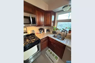 106 Rochelle Parkway 2 #2, Saddle Brook Township, NJ 07663 - Photo 4