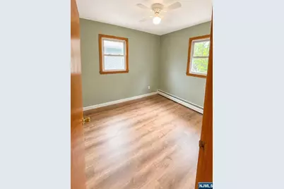 106 Rochelle Parkway 2 #2, Saddle Brook Township, NJ 07663 - Photo 14