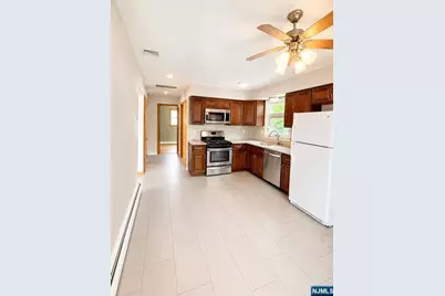 106 Rochelle Parkway 2 #2, Saddle Brook Township, NJ 07663 - Photo 22