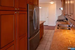 555 North Ave 20F, Fort Lee, NJ 07024 - Photo 6