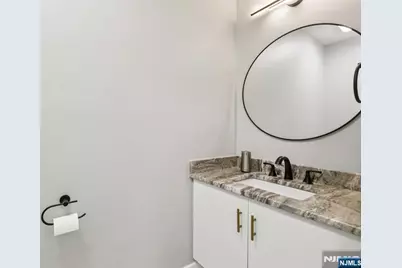 2071 Drake Court, Mahwah, NJ 07430 - Photo 10