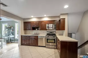 485 Eisenhower Ct, Wyckoff Township, NJ 07481 - Photo 16