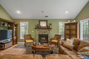 485 Eisenhower Ct, Wyckoff Township, NJ 07481 - Photo 8