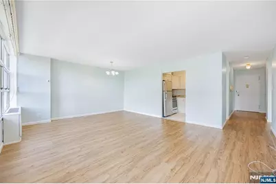 6050 Kennedy Boulevard 2E #2E, West New York, NJ 07093 - Photo 8