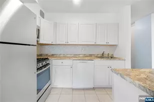 6050 Kennedy Blvd 2E, West New York, NJ 07093 - Photo 2