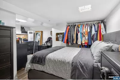 754 Highland Avenue, Newark, NJ 07104 - Photo 32